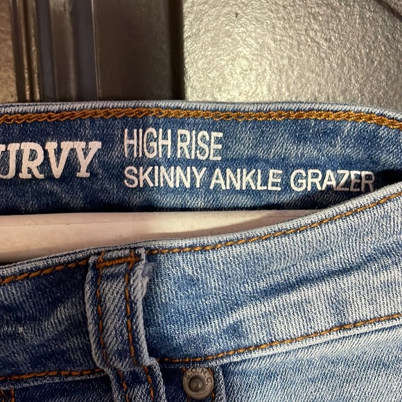 Ladies Jeans size 13/31 Curvy High rise Skinny Ankle Grazer. Pre-Owned - Picture 5 of 8